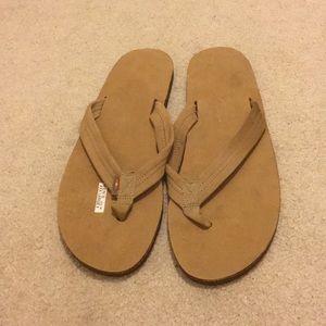 Nwot Men’s Rainbow flip flops-xxxl (13.5-15)